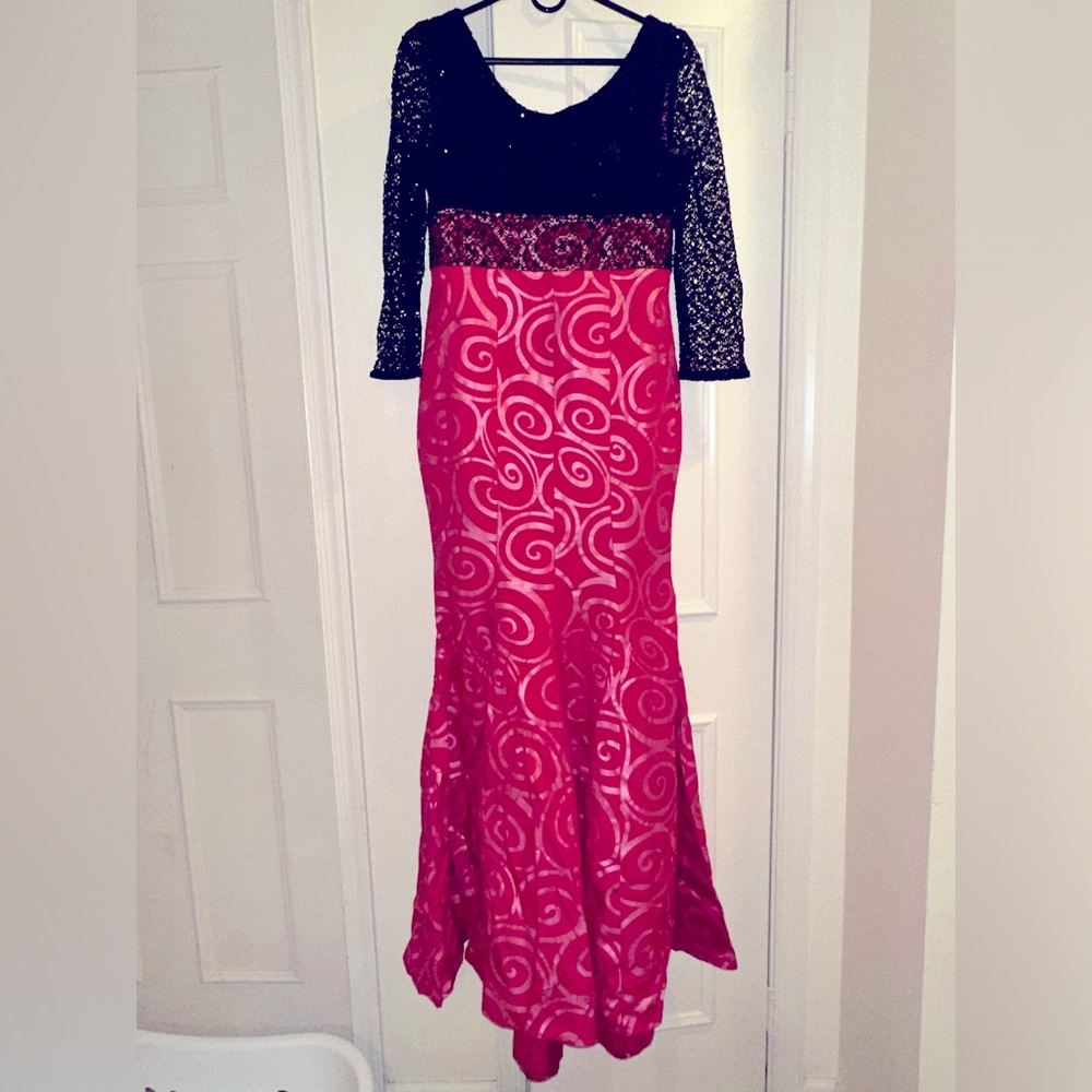 “Pink & Swirly”💖Gorgeous, One of A kind, Custom Made, Fitted Semi Lace Dress